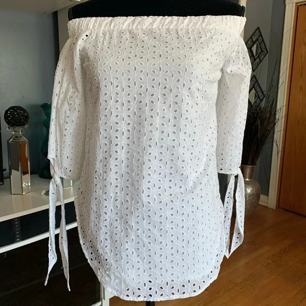 **NEW Mossimo Off The Shoulder Eyelet Blouse